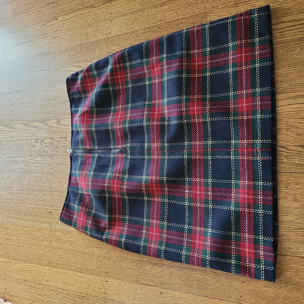 Cute Christian Berg Wool Skirt - Picture 4 of 14